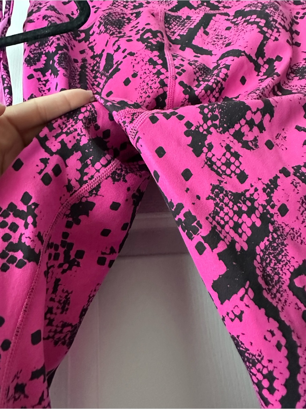 JoyLab Pink Black Snakeskin High-Rise Leggings 2 Piece Set M- Women's - Picture 5 of 5